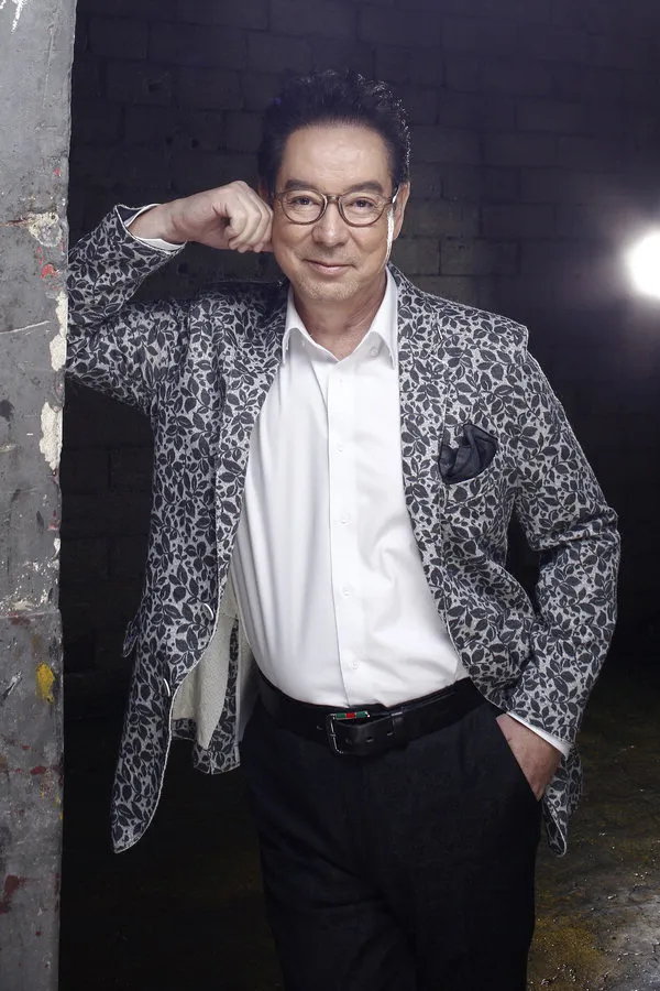 싱어송라이터인 윤수일의 대표 이미지