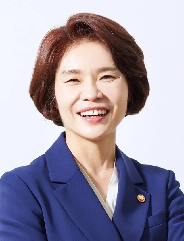 국회의원, 연구인인 한정애의 대표 이미지
