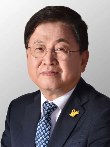 사회기관단체인, (전직)국영기업인인 최교진의 대표 이미지