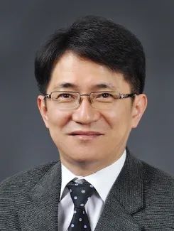 판사인 이균용의 대표 이미지