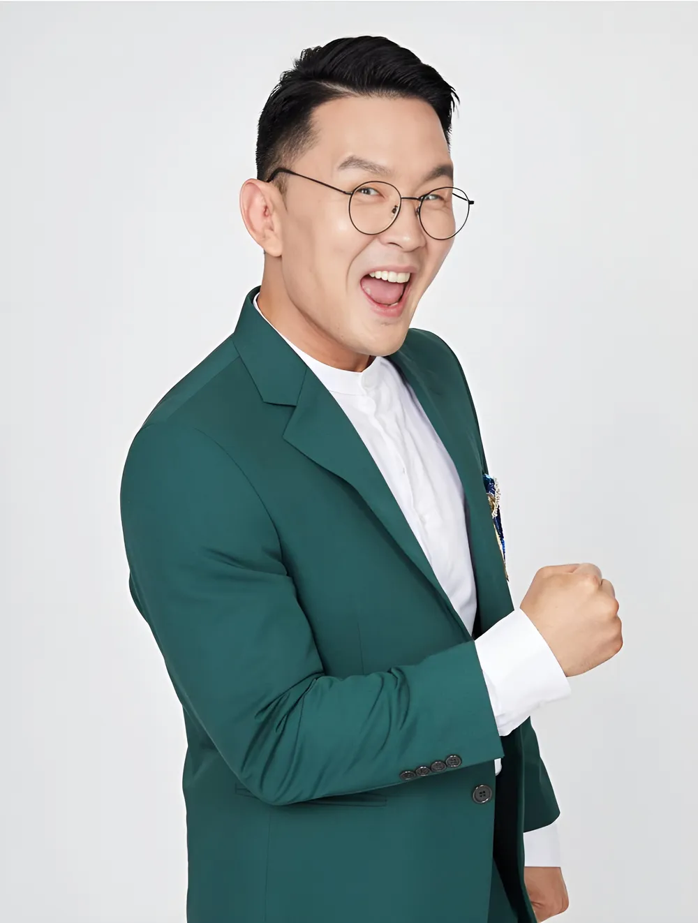 코미디언, 이종격투기선수, 가수인 윤형빈의 대표 이미지