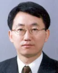 기업인, (전직)대학교수인 이명성의 대표 이미지