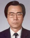 대학교수, (전직)대학총장인 이선복의 대표 이미지