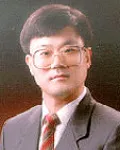 대학교수인 박진서의 대표 이미지