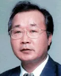 신문기자인 박시룡의 대표 이미지