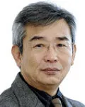 신문기자, 연극연출가인 장남수의 대표 이미지