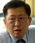 기자인 유용원의 대표 이미지