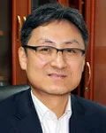 검사인 백성근의 대표 이미지