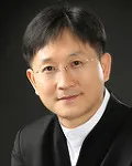 지휘자인 허찬용의 대표 이미지