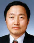 신문기자인 박정규의 대표 이미지
