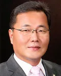 교육위원인 이태헌의 대표 이미지