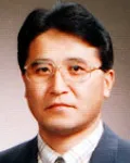 (전직)신문인인 이현보의 대표 이미지