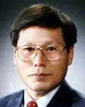 대학교수인 김충배의 대표 이미지