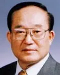 (전직)대학학장, (전직)연구인, (전직)대학교수인 윤용구의 대표 이미지