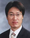 의사인 엄진섭의 대표 이미지