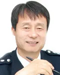 경찰공무원인 이흥우의 대표 이미지