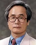 문학평론가, (전직)대학교수인 정현기의 대표 이미지