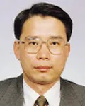 변호사, 소설가인 강형구의 대표 이미지