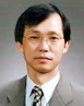 대학교수인 김흥식의 대표 이미지