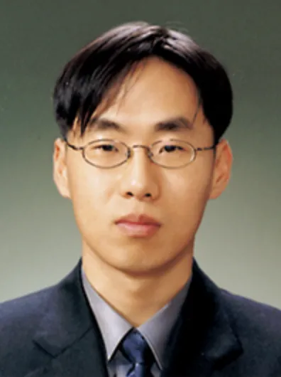 부장검사인 신준호의 대표 이미지