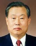 (전직)언론기관단체인, (전직)신문기자, (전직)방송기자인 윤명중의 대표 이미지