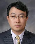 의사인 박형근의 대표 이미지
