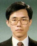 변호사, (전직)판사인 김한용의 대표 이미지