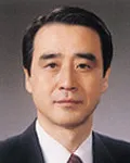 변호사, (전직)판사인 신명균의 대표 이미지
