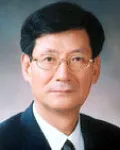 기업인, (전직)사회기관단체인, (전직)증권인인 이찬욱의 대표 이미지