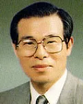 변호사, (전직)정무직공무원, (전직)판사인 이돈희의 대표 이미지