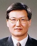 변호사, (전직)판사인 정용상의 대표 이미지