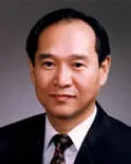 (전직)국영기업인, (전직)경찰공무원인 윤웅섭의 대표 이미지
