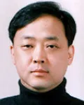 대학교수, 문학평론가, 출판편집인인 김명인의 대표 이미지