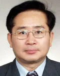신문기자인 김기섭의 대표 이미지