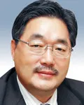 대학교수, 평론가인 김종회의 대표 이미지