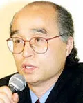 대학교수인 윤춘경의 대표 이미지