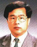 대학교수인 윤석경의 대표 이미지