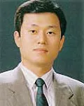 대학교수인 이윤섭의 대표 이미지