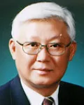 (전직)치과의사, (전직)대학교수인 이충국의 대표 이미지