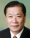 문화기관단체인, 출판인, 정당인인 윤승중의 대표 이미지