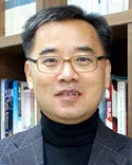 대학교수, (전직)행정공무원인 유재웅의 대표 이미지