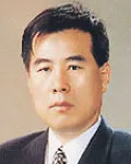대학교수인 정오진의 대표 이미지