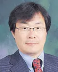 대학교수인 홍우표의 대표 이미지
