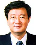 지휘자인 염진섭의 대표 이미지