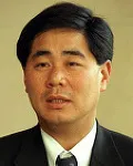 신문기자인 신중돈의 대표 이미지