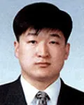 변호사, (전직)검사인 최득신의 대표 이미지
