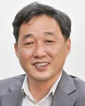 신문기자, 소설가인 강동수의 대표 이미지