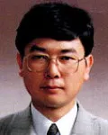 방사선과의사, 대학교수인 윤형근의 대표 이미지