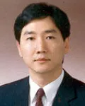 대학교수인 유진수의 대표 이미지
