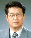 대학교수인 구창모의 대표 이미지